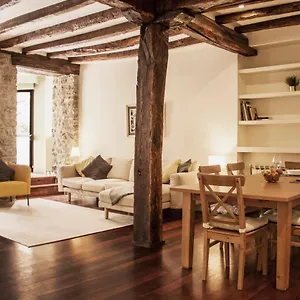 Central, Spacious And Authentic Family Saint-Sébastien